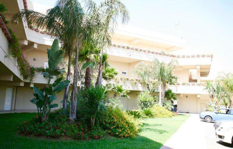 Dame' Marina di Ragusa Exterior photo